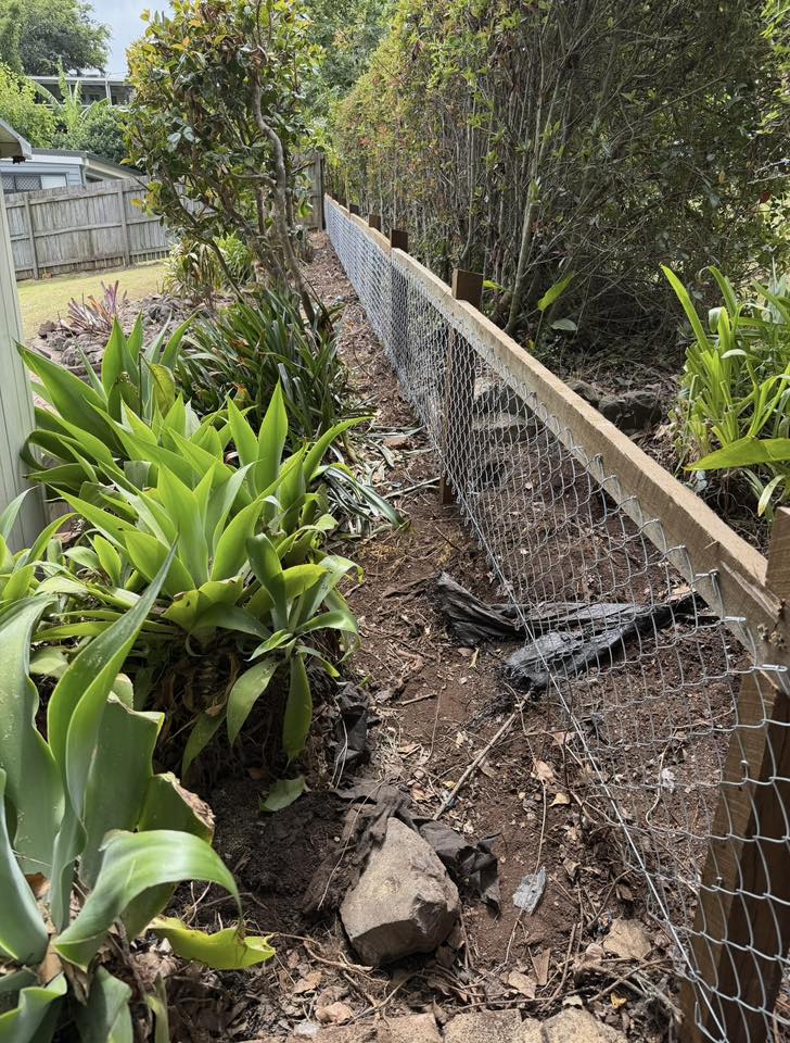 Timber and chainwire fencing